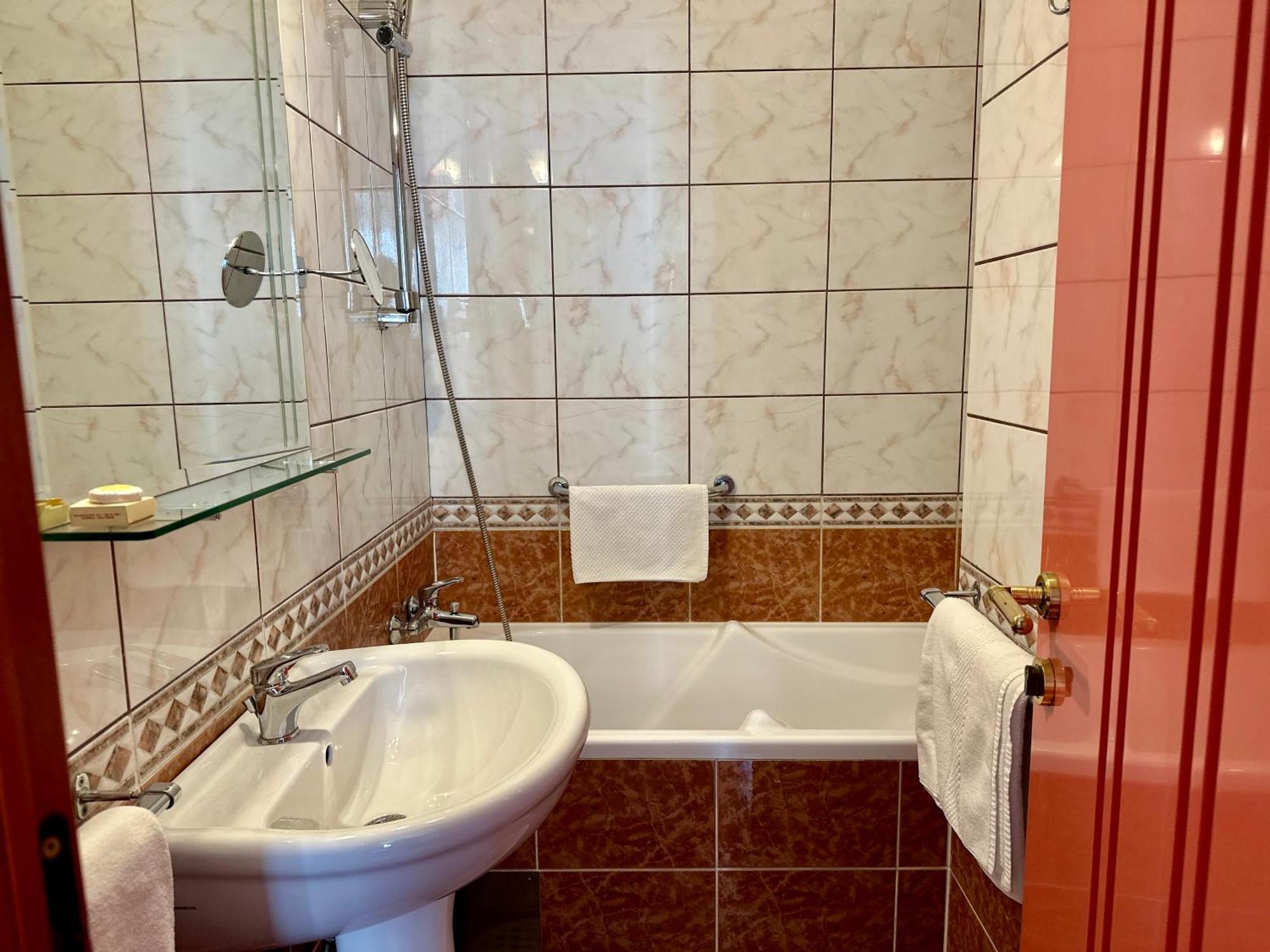 Central 25 Podgorica Ngoại thất bức ảnh